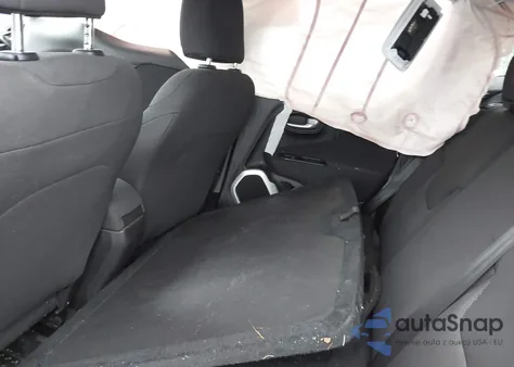 2018 Jeep Renegade Sport 4X4 from USA, damaged, VIN ZACCJBABXJPH03302